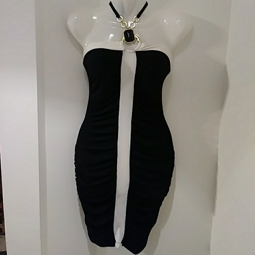 Bodycon dress at the neck level